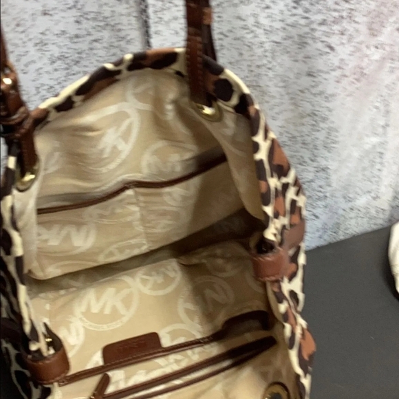 Michael Kors Animal Print Purse - Picture 4 of 4